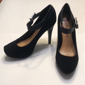 Faux suede 5” heels